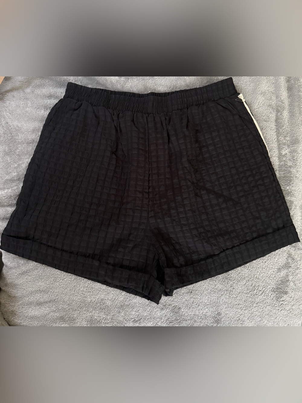 NWT LUMIERE  FASHION SHORTS WOMEN’S BLACK SIZE MEDIUM WITH POCKETS AND LINED